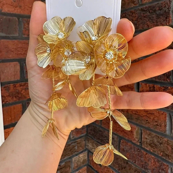 Zara Kate Middleton Famous Cascading Floral Earrings - Picture 9 of 16